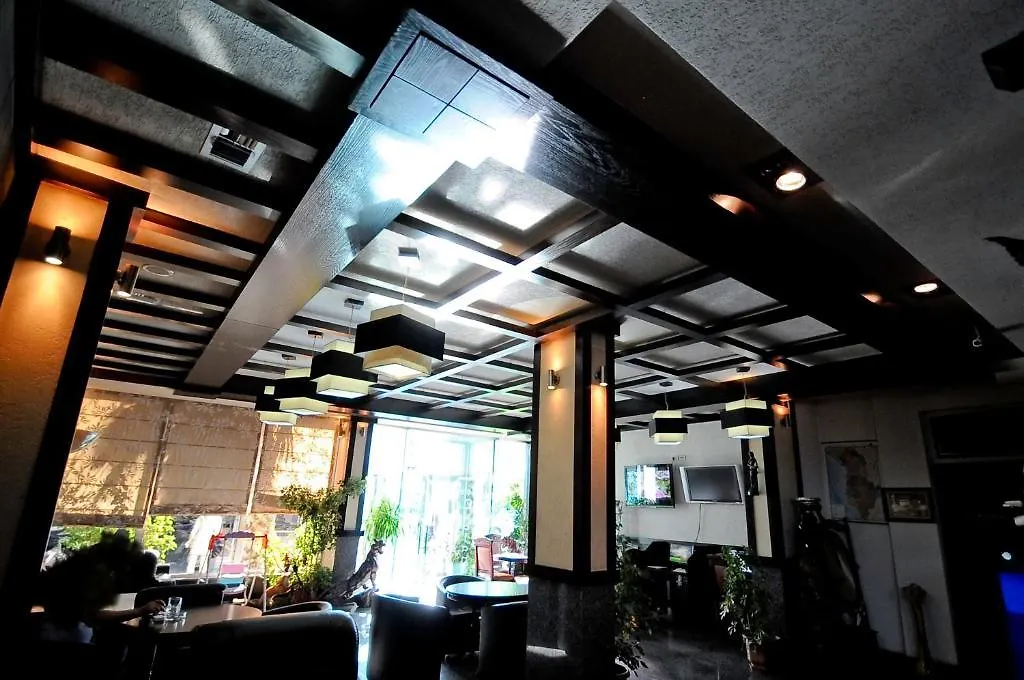 Hotel Lubjana Yrshek