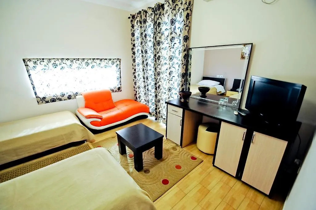 Hotel Lubjana Yrshek