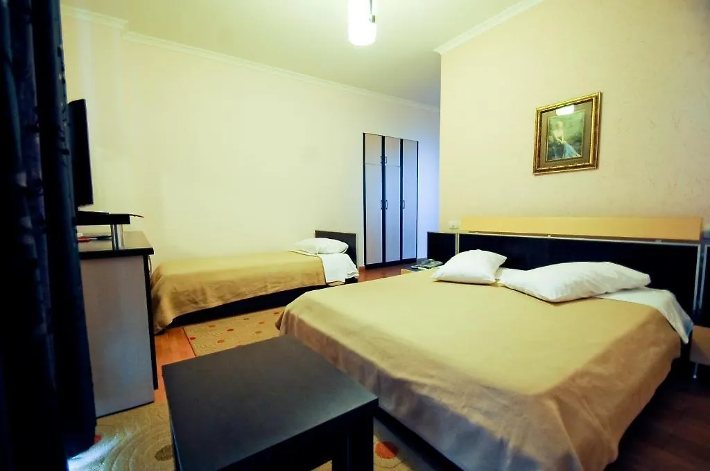 Hotel Lubjana Yrshek 3*,  Албания
