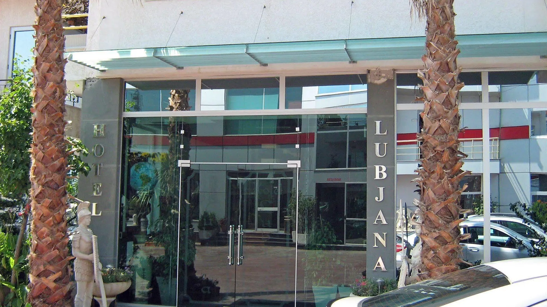 Hotel Lubjana Yrshek 3*,  Албания
