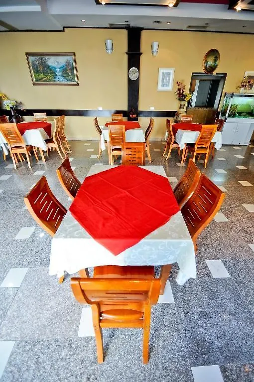 Hotel Lubjana Yrshek