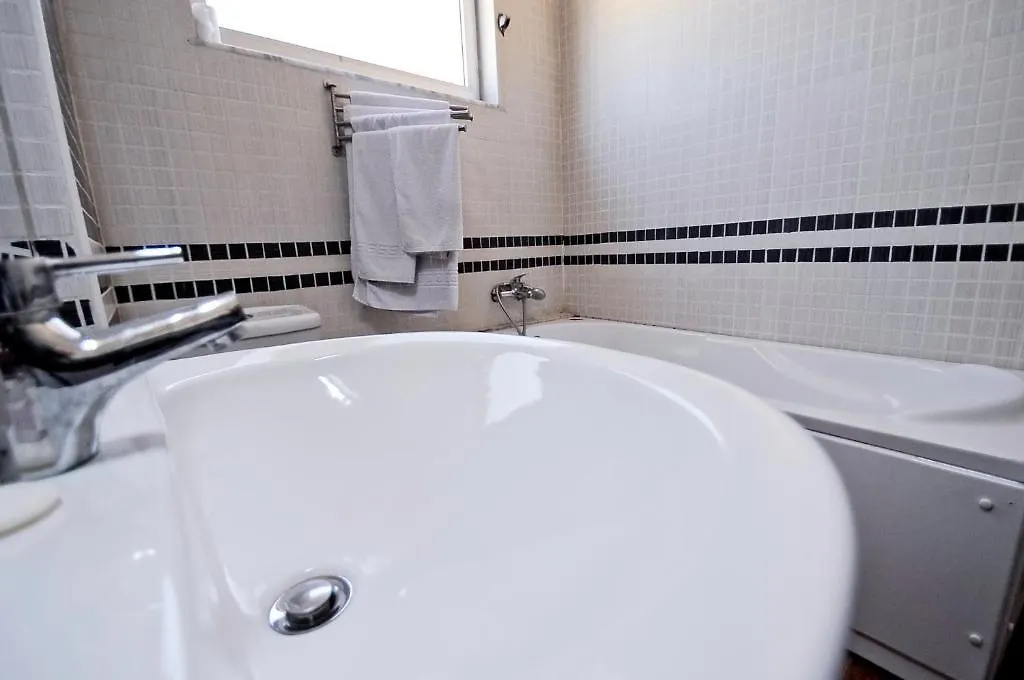 Hotel Lubjana Yrshek 3*,  Albania
